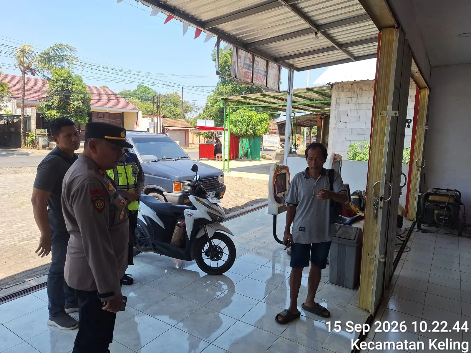 Polsek Keling melakukan patroli dialogis di Jepara